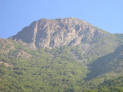 Toppen af 'La Campana' (1836 m), der rager op fra sin bjergryg.