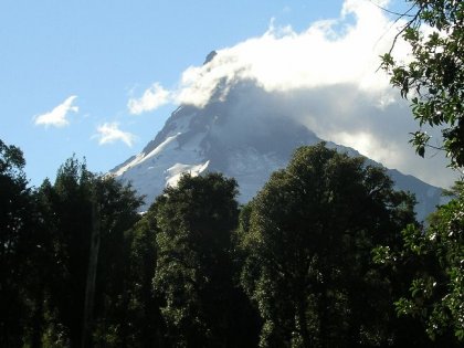 Paa vores vandretur havde vi udsyn til den helt umuligt smukke vulkan Puntiangudo.